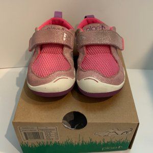 Plae Shoes Size 5.5